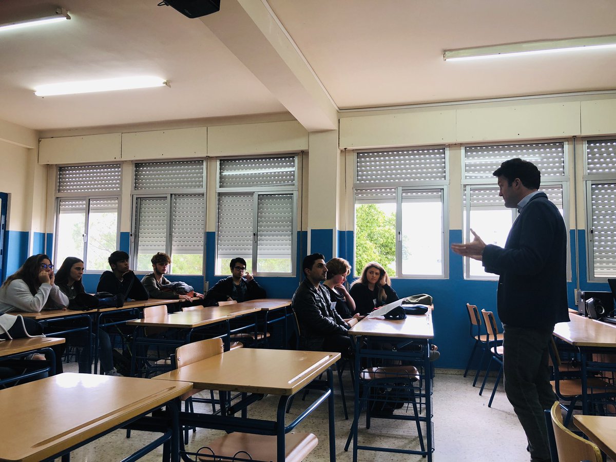 carlosperez_cs's tweet photo. Hoy hemos compartido nuestros valores con el alumnado del IES Andrés Benítez en las jornadas “More and better participation together” que organiza #AJInter @Erasmus_Project
Es increíble ver como hay tantos jóvenes inquietos por la política y la defensa de las libertades.Bravo! https://t.co/49szOgFYBB
