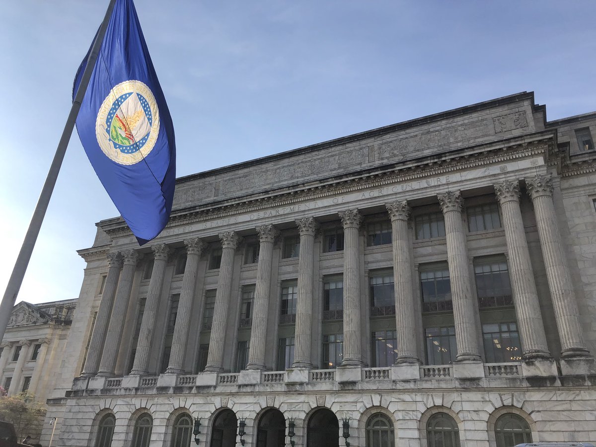 almondgirljenny's tweet image. Time to get to work. Meetings at @USDA this morning. #agvocate #cfbftakesdc #cfbf