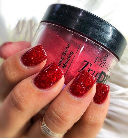 NailsEz's tweet photo. Some beautiful ruby red sparkle courtesy of @thenailbartender  😍Channel your inner Dorothy with this gorgeous #TruDIP

#EzFlow TruDIP Shoes Gone Missing → https://t.co/nmZMv6IGZv  ✨❤️✨

#nailsoftheday #picoftheday #nailonfleek https://t.co/CrulOyFoC4