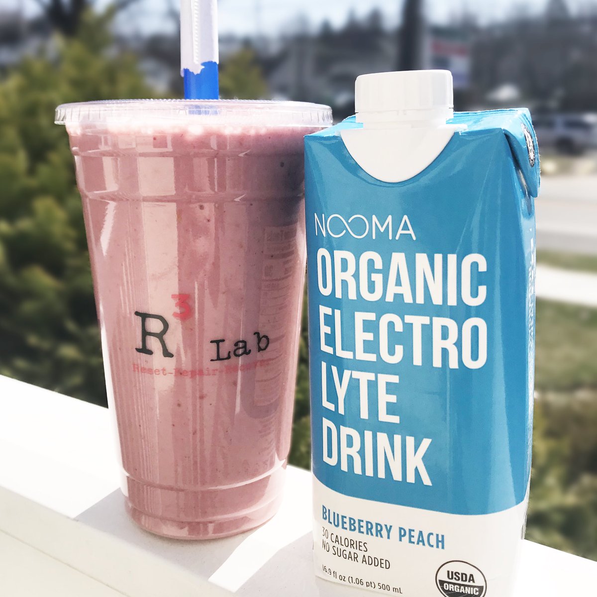 R3RecoveryLab's tweet photo. Happy Monday! We have new drinks and discounts for #Spring!

Introducing the Berry Flavorful limited-edition protein shake!

Take 25% off the Blueberry Peach Nooma Smoothie and Nikki’s Flavored Coconut Butter Coffee for the rest of April. https://t.co/wq24xar7Xi