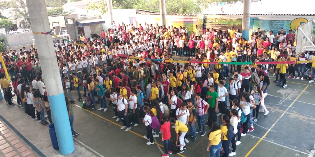 Iddinuevagrana1's tweet photo. Acto Cívico- Cultural Conmemorando el cumpleaños de Barranquilla. #Procera #Inmortal #BellaYEncantadora @BibianaRinconL @SEDBarranquilla @alcaldiabquilla https://t.co/K8rGByLOcz