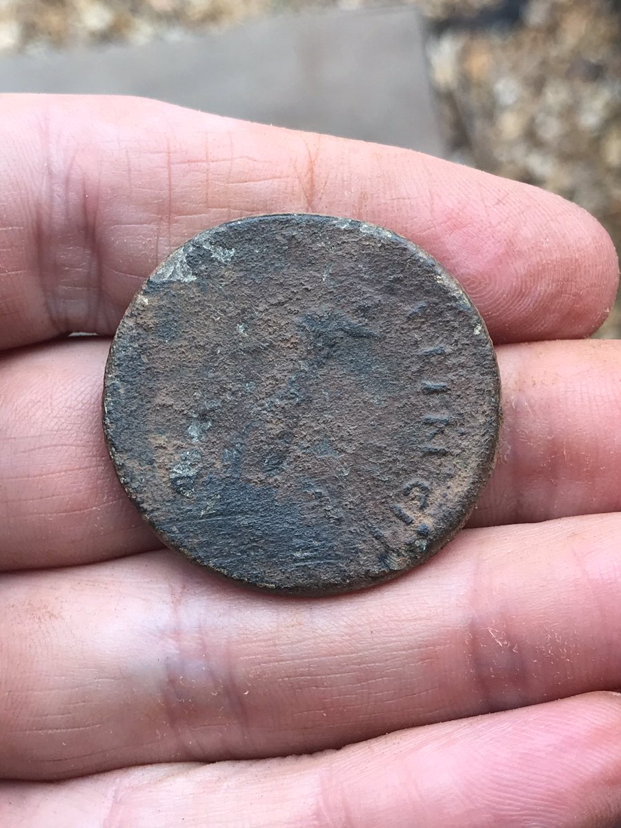 Last, but certainly not least, the largest Roman coin that I’ve ever found. And what a stunner it is. I’ve not been able to identify it as yet, but hopefully I’ll have a full ID soon. I’m absolutely over the moon to have been the one to find it 👍🏻😬👍🏻🕺🕺🕺🕺🕺🕺🕺🕺