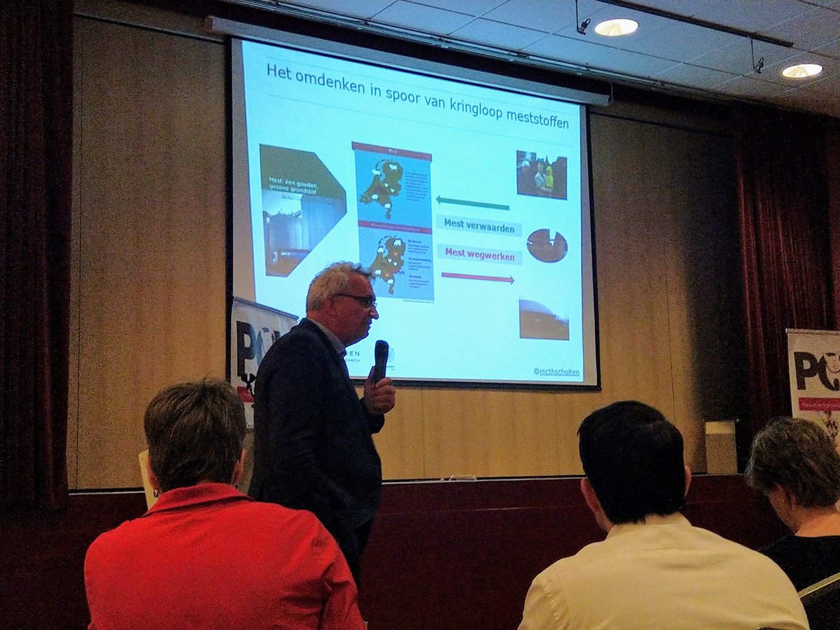 Het #varken als ultieme kringloopdier. Inspirerende inleiding door <a href="/mcthscholten/">Martin C Th Scholten</a> van <a href="/WUR/">Wageningen U&R</a> op #ALV <a href="/POVarkenshouder/">POV Varkenshouderij</a>. Geen kringloop zonder vee.