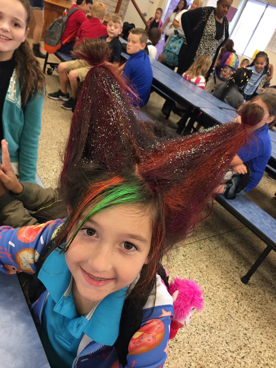 AcademicAnnVCS's tweet image. ⭐️⭐️⭐️ It was Crazy Hair Day @OsceolaElem. These girls took crazy to an AWESOME level. ⭐️⭐️⭐️ #AwesomeOsceola @lynn_bruner @amyrichardson99 @heatherjsmyth #SELebrationWeek