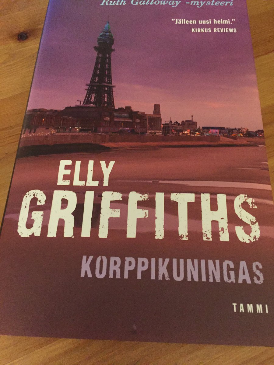 tuusimaa's tweet photo. #Luettu Upea #EllyGriffiths ja 5. #RuthGalloway -#dekkari #Korppikuningas (#DyingFall) Hieno koukuttava ja koskettava tarina jรคlleen โค๏ธ๐๐๐โโ๏ธ#dekkarit @ellygriffiths @TammiKirjat Odotan seuraavaa๐
https://t.co/N0LB6F95wa https://t.co/18MFcueC4w