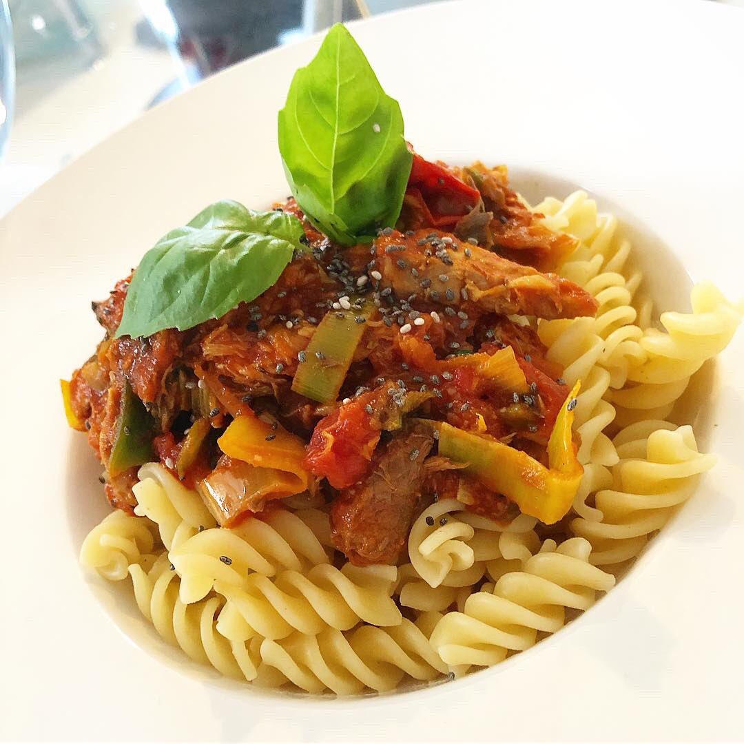 BunHungry's tweet photo. 🍝 Tonight’s Dinner was Pasta with Mackerel and tomato sauce. First meal in the new flat 💪🏼😆 🍝 #Pasta #mackerelpasta #Pastadish #Healthypasta #Pastalunch #Pasta #Italian #Thehungrybun #Taekwondodiet #Athletediet #Cleaneating https://t.co/WsZlYq7HOA
