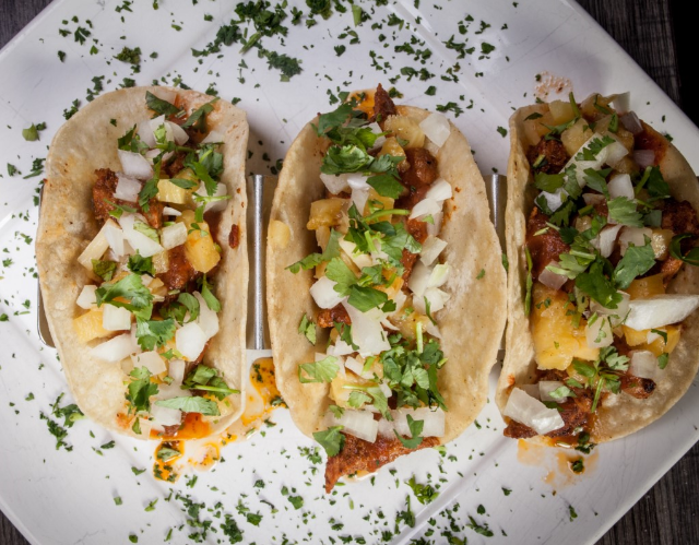 AppliancePros11's tweet photo. DowntownWpgBIZ: Find your comfort at La Roca! Learn more about larocawinnipeg and their delicious food options located in downtown Winnipeg! https://t.co/swEAPrmvrp #finditdowntown #winnipeg #downtownwinnipeg #ywg https://t.co/LuQDaXrjo5