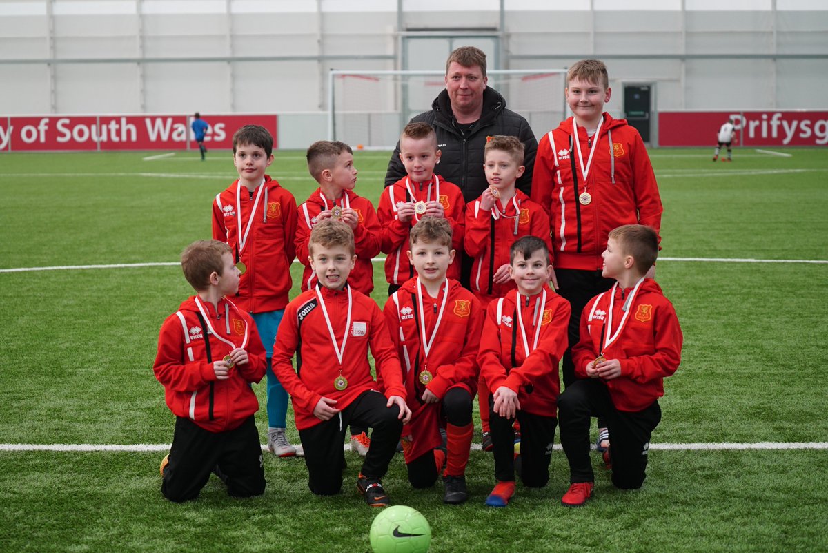 uswcup2019's tweet photo. There were all smiles for the @NewtownAcademy U9's and U10's at the @uswcup2019. Here they pose along with their respective coaches!.

#USWCup2019 https://t.co/ZdD8j5fNoX