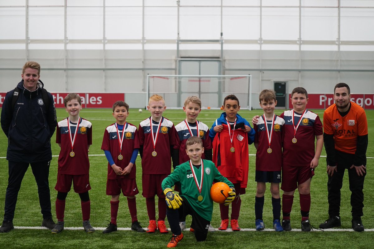 uswcup2019's tweet photo. The @AcademyMET U9's and U10's with their coaches. Thank you for participating in the @uswcup2019 ⚽️🏆

#USWCup2019 #Archers https://t.co/GpkegY1wCV