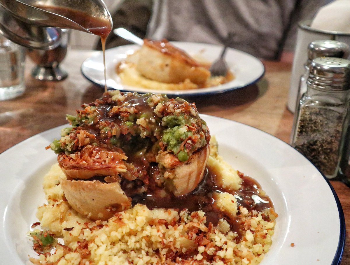 foodjunkie_uk's tweet image. Monday, pie day! Who can say no to this? @pieminister 

#pie #lovepie #MondayMood #food #foodblog #foodbloger #foodies #manchesterblogger #mcr #mcrfood