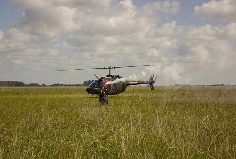 Ejercito_Arg's tweet image. #BuenosAires Los cursantes de la Escuela de Aviación del Ejército completaron el Ejercicio de Supervivencia en Tierra dictado en #BAPI. Se realizaron simulaciones, navegaciones terrestres, señalizaciones de puntos de recuperación aérea y armado de refugios
#EsteEsTuEjercito