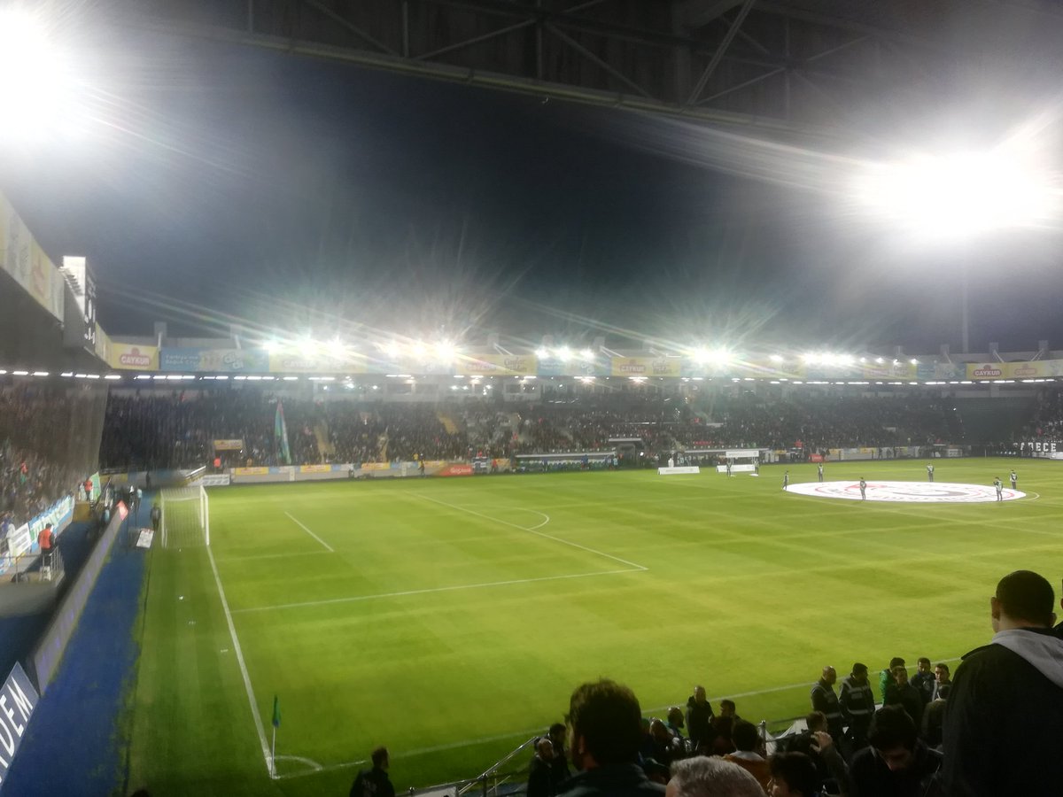 ilkerckds's tweet photo. Ayda yılda Rize ye maça gideyim dedim. Şu karedeki kale toplam 6 gol gördü.. https://t.co/Z28HES0SlM