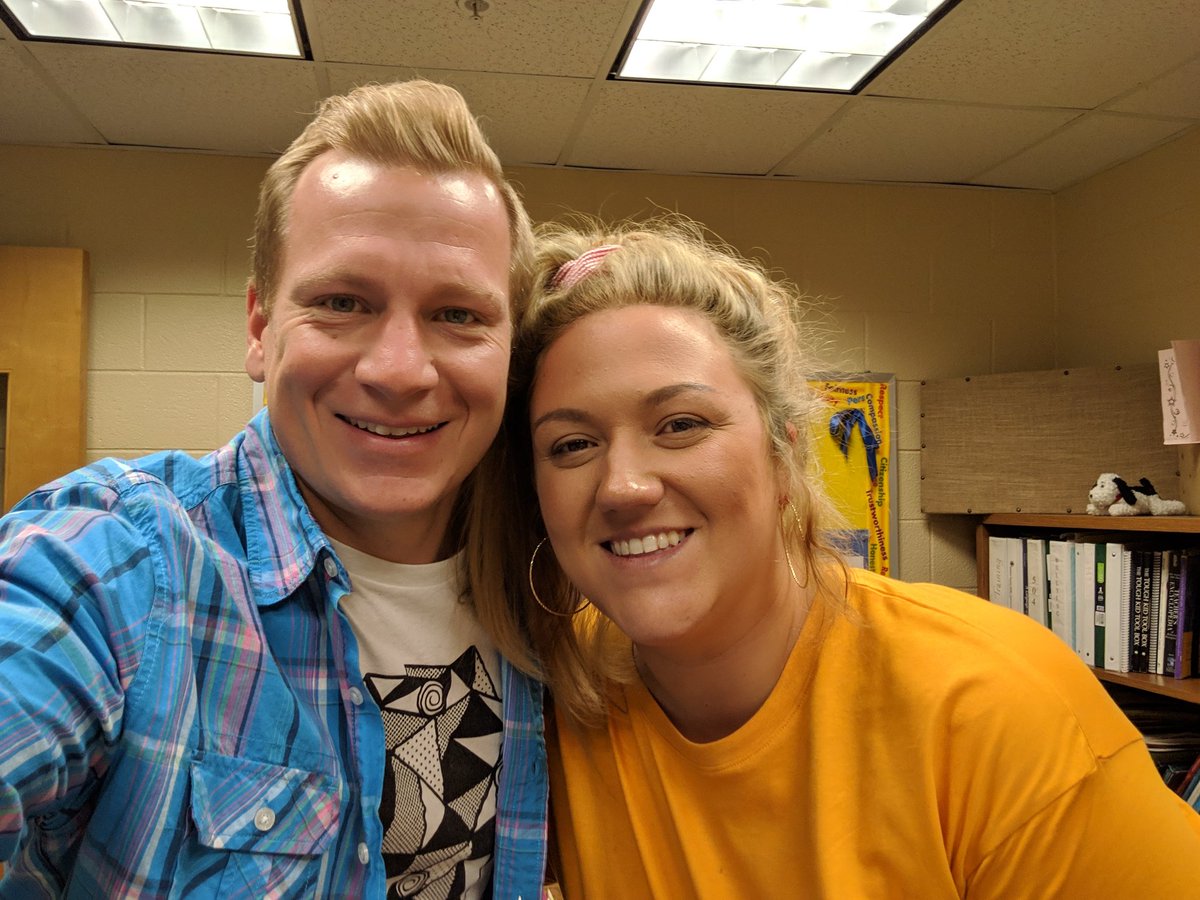 SherriffPTE's tweet image. #SELebrationWeek @sel_vcs kicking it old school for SELebration week! #zackmorris #ilovethe90s