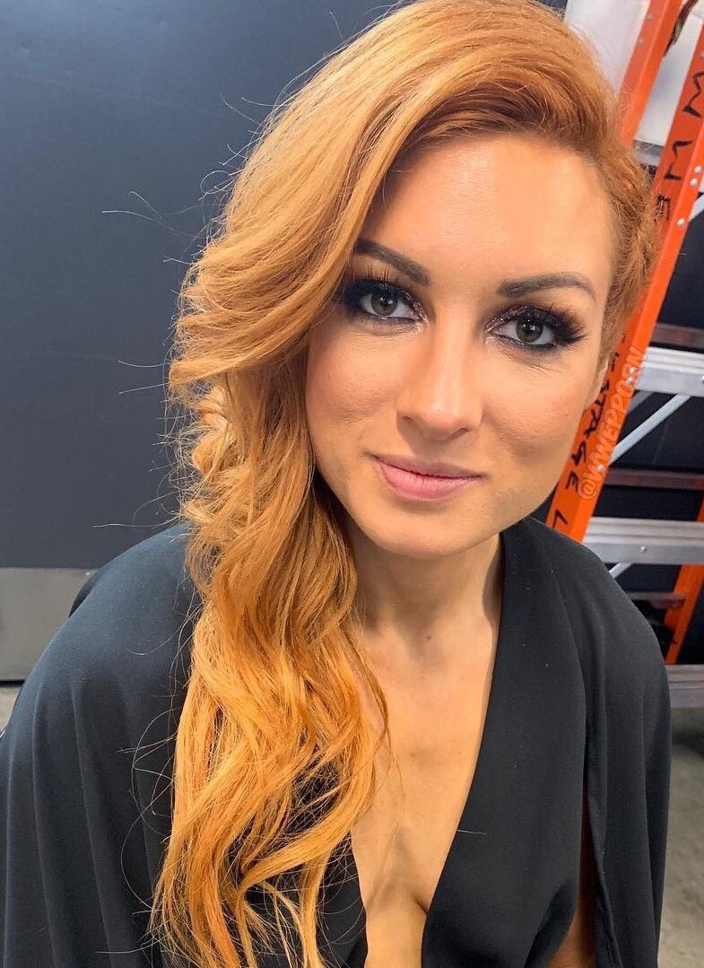 WWEPPorn™ on X: Becky Lynch getting ready🔥 #Raw #WrestleMania