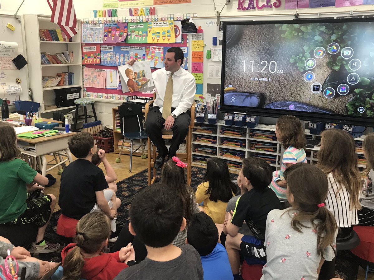 adams3eh's tweet photo. Mr. Bissinger reading aloud to third graders... an attentive audience! https://t.co/2j8tKJ3LN0