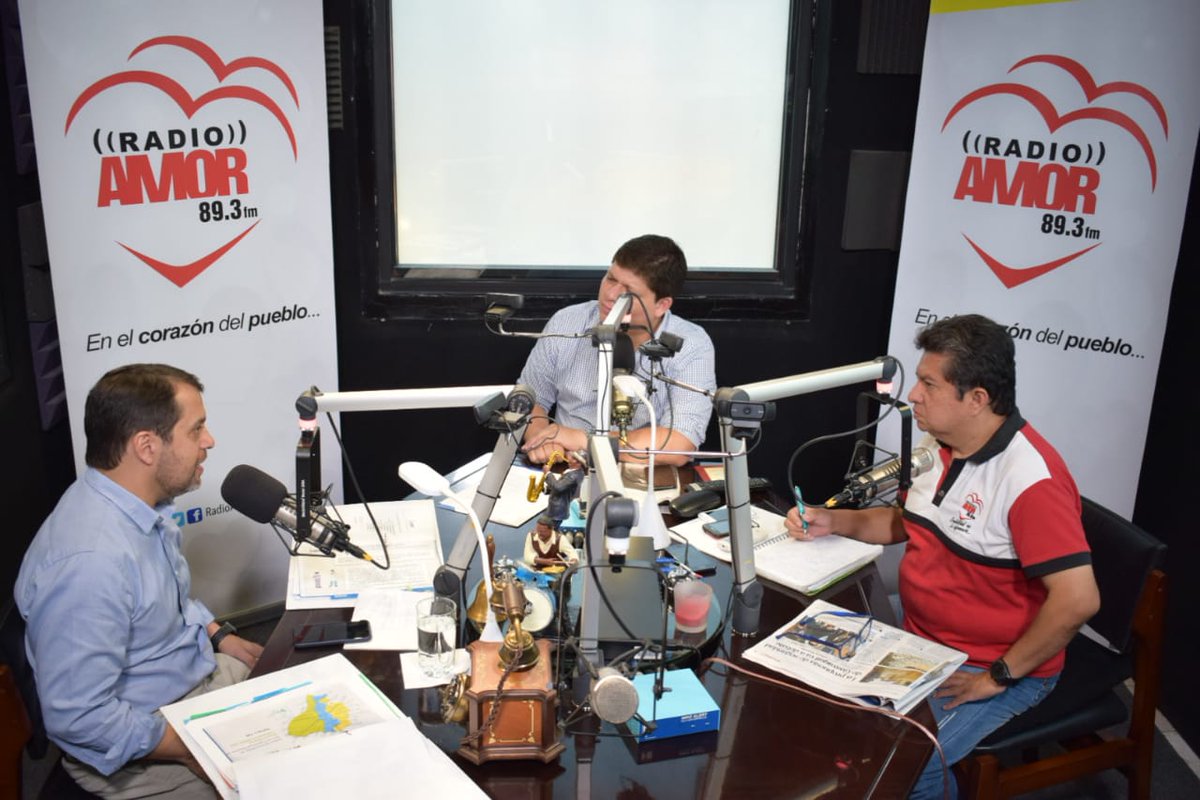 IESSec's tweet photo. [AHORA] Desde Santa Elena, por la señal de @radioamorec,  @PaulGranda, presidente del Consejo Directivo del IESS dialoga sobre el "Plan de Fortalecimiento del Primer Nivel de Atención de Salud".  

#IESSMásCercaDeTi https://t.co/xoRIWJclYN