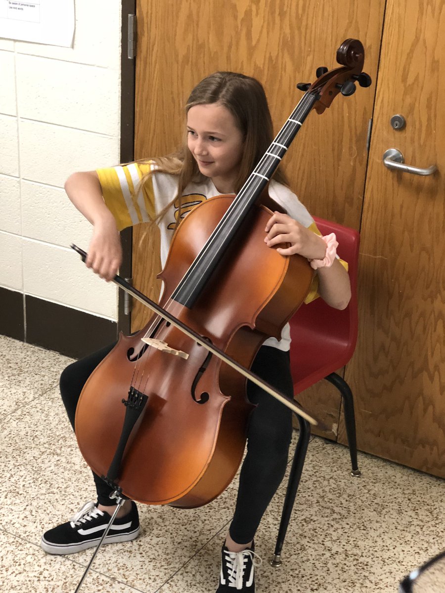 Chelsea_Tigers's tweet photo. Fourth graders are trying out band and orchestra instruments this week. We are excited for our future band and orchestra members! #ChelseaPride https://t.co/KQMk7u1ONd