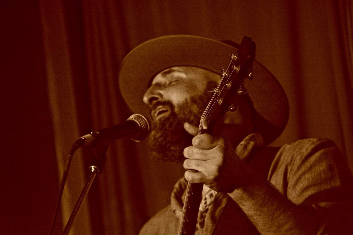 SHSongFest's tweet photo. @sethwalkermusic set us on 🔥 Friday night @SHArtMusiCenter. We’re always looking for Trouble if it means you’re playing 🎸🎸 https://t.co/7Upq0ozZPE