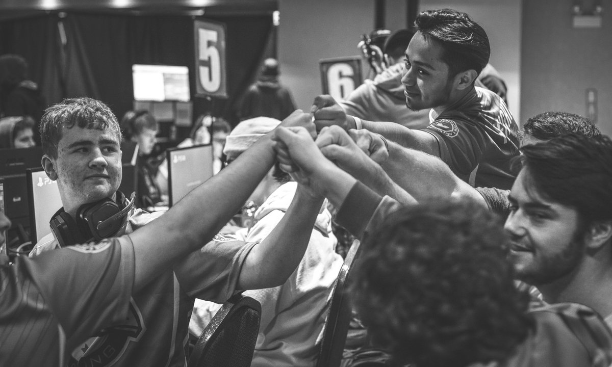 InSt_Gaming's tweet photo. A few snapshots from @MESEvents. 
This is why we do what we do, for them #InsanityNation https://t.co/gvMDwVdQbE