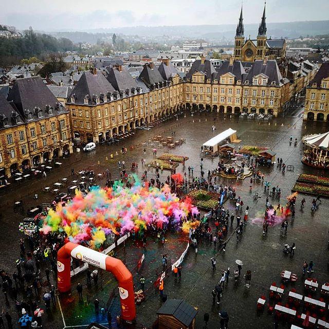 CS_Tourism's tweet photo. Instant magique sur la place Ducale ✨
—
📸 : @chroniquesduneardennaise 🙏🏻🔝✨
—
#ardennes #visitardenne #tourismegrandest #igerscharleville #jaimelafrance #magnifiquefrance #mpdua #instamoments #gacolor #gacolor2019 #charlevillemezieres #instaplace #pic… https://t.co/x3TuZdonOZ https://t.co/MaUPWa0nwd