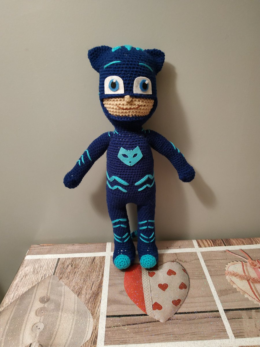 LADMamigurumi's tweet photo. Yoyo des pyjamasques 😉#faitmain #handmade #Amigurumi #peluche #pyjamasque https://t.co/F10GvsxNDU