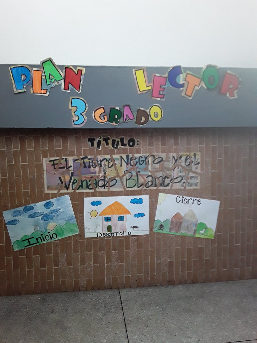 CRAjuanito's tweet photo. Asi luce el pasillo de 3er grado exhibiendo los trabajos de su 5to plan lector artistico: "El tigre negro y el venado blanco" @colegiojuan23 @sedejuanito https://t.co/qiccczR57N