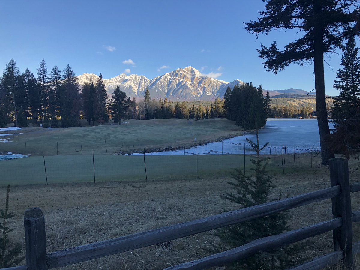 MISA_Prairies's tweet photo. Make sure you take the time to walk around the lake at @FairmontJPL #prairies2019 https://t.co/NoylX1fVUM