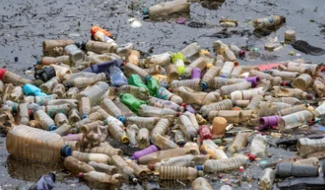 8 things to stop doing right now if you don't want to destroy the planet. <a href="/people/">People</a> #plasticpollutes ow.ly/PUvW30omHmH