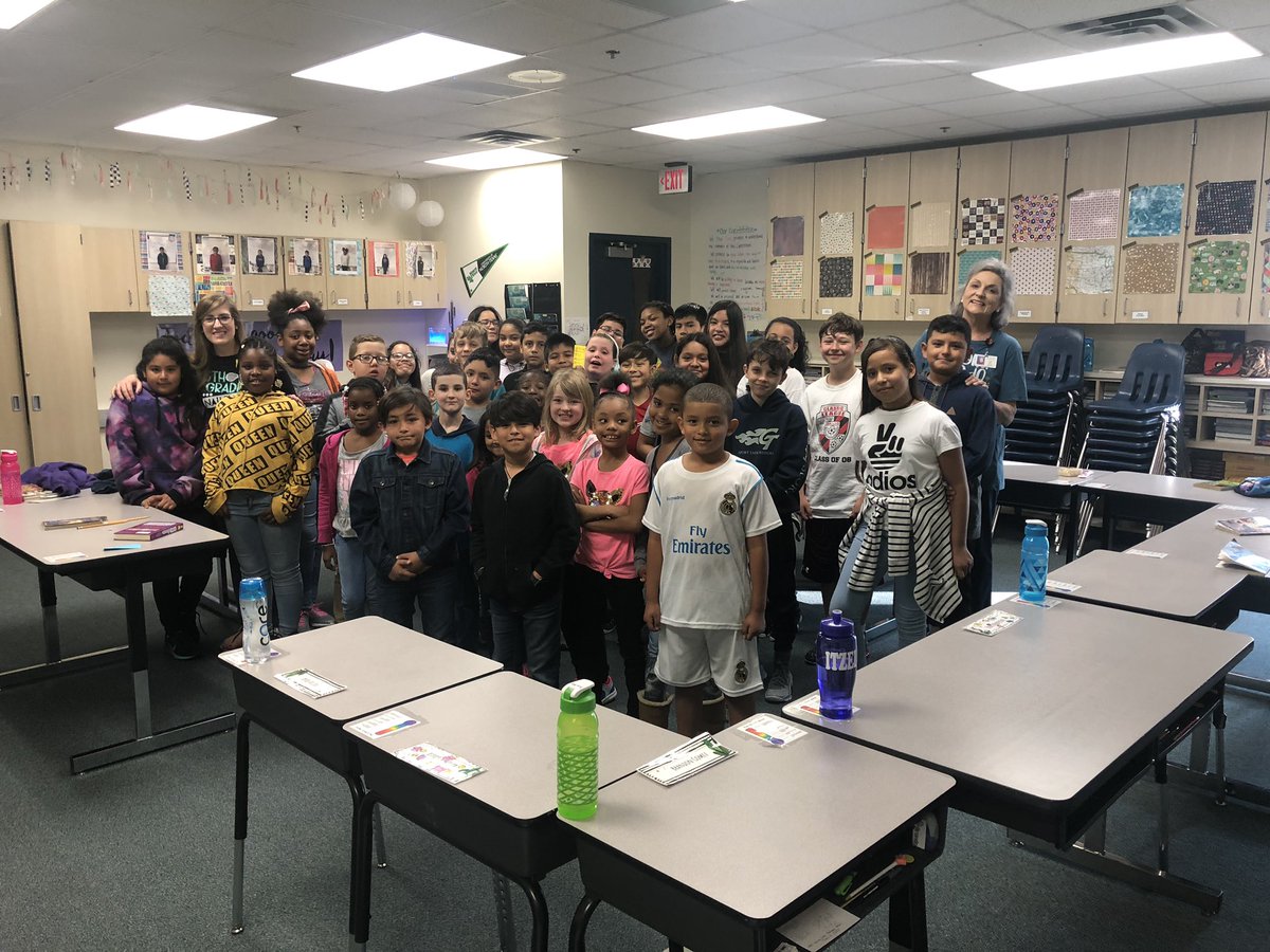 HannahPhilley's tweet photo. Thank you 2nd grade for the encouragement this morning! #BarronWordFamous #5thGradeLions https://t.co/nfeNHnmwqI