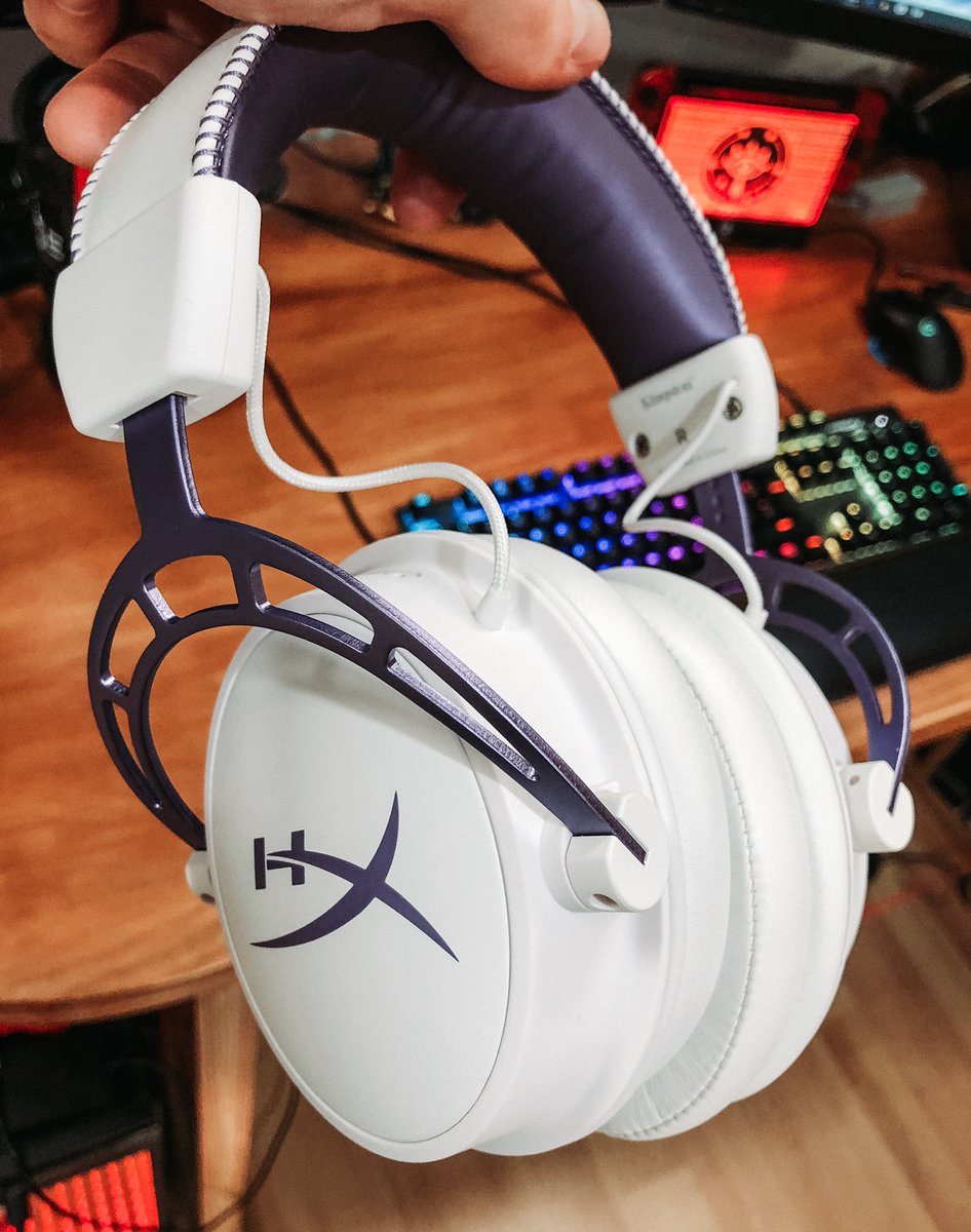 Arekkz Gaming on X: "Check out the brand new white/purple @HyperX Cloud  Alpha headset. If you're going to TwitchCon Europe, they'll be on sale  there. And in the UK, it'll be available
