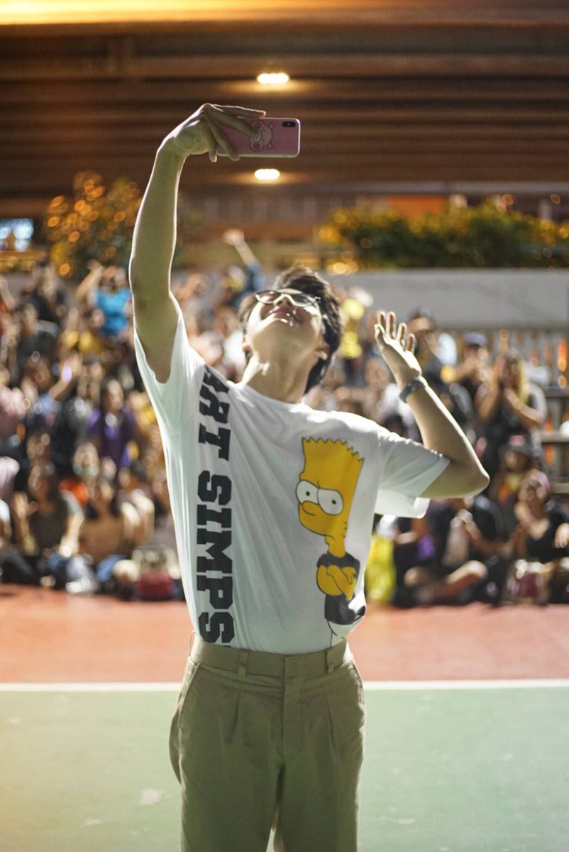 ohmpawatt's tweet photo. ขอบคุณทุกๆคนน้าา กลับบ้านดีๆนะงับ พักผ่อนเที่ยวสงกรานให้สนุกนะอุ๋ง🧡 #อุ๋งๆโอมภวัต https://t.co/dUfvlniXfY