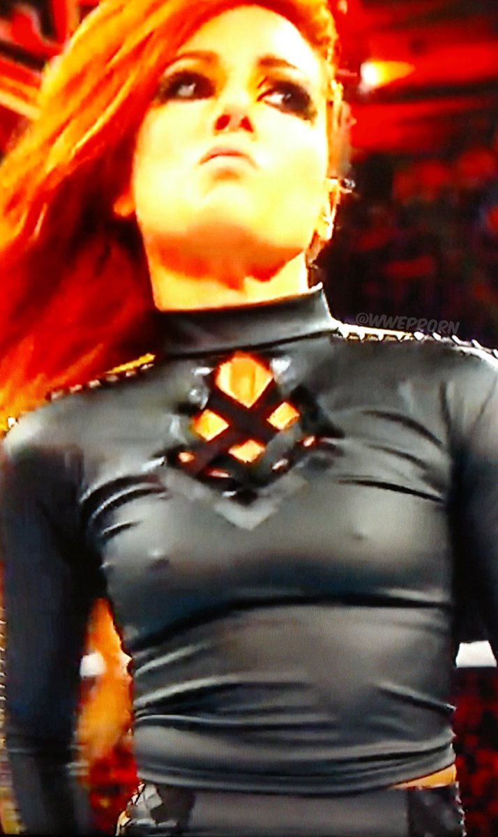 Becky Lynch at #WWEPeoria 📷 CurrentlyCoyne on twitter