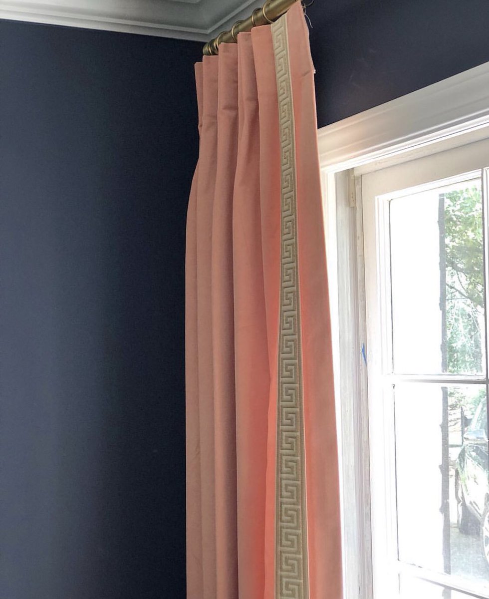 WeHeartFabric's tweet photo. This beautiful drapery by @kfddesigns really softens this dining space.  Find the perfect fabric for your drapery with up to 60% Off more than 100 pieces of fabric! 

#design #sale #drapery https://t.co/bCz1clke6P