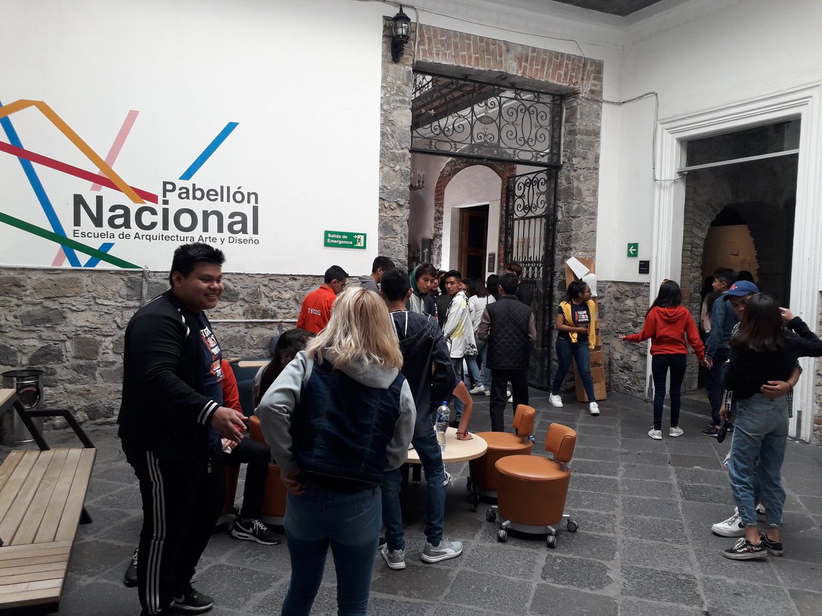 elmuitec's tweet photo. Alumnos del colegio cultural visitaron nuestras exposiciones #OlivettiMakes Y #PabellónNacionalEAAD
#EAAD #EAAD_SUR
@TECcampusPUE https://t.co/ZQGvgaATqL