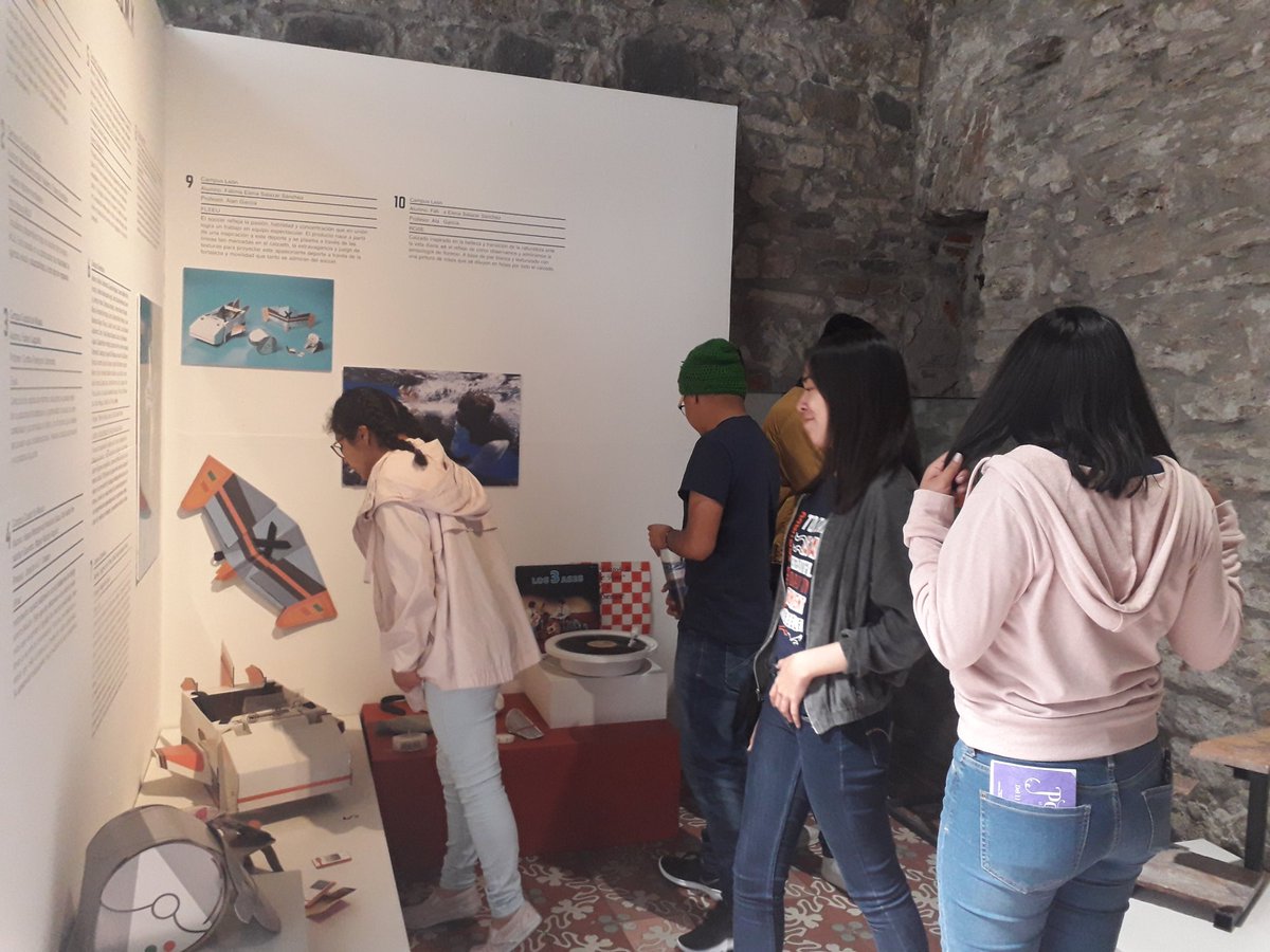 elmuitec's tweet photo. Alumnos del colegio cultural visitaron nuestras exposiciones #OlivettiMakes Y #PabellónNacionalEAAD
#EAAD #EAAD_SUR
@TECcampusPUE https://t.co/ZQGvgaATqL