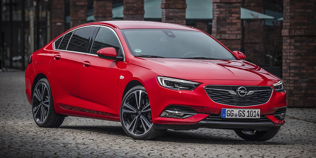 A lean drivin’ machine. 
#OpelInsignia #Opel