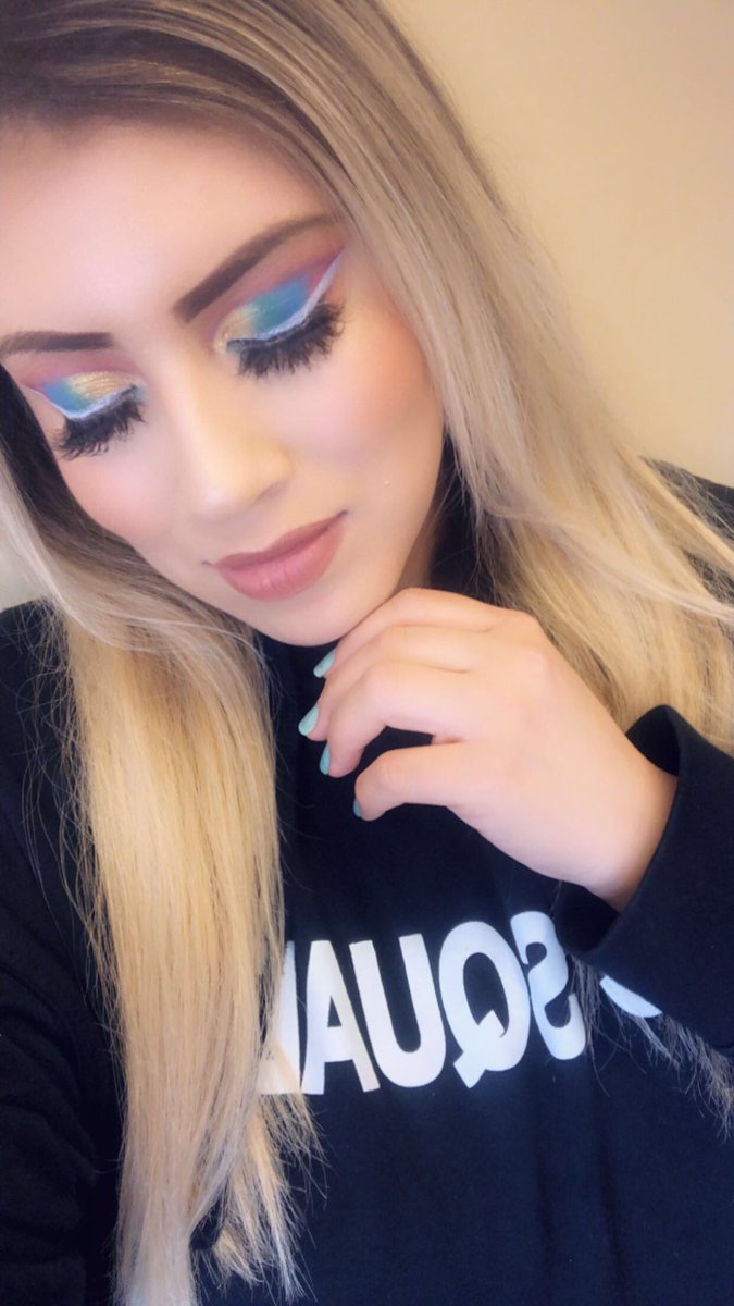 jjgladis's tweet photo. #gcsquad #gcvibes โฅ๏ธ lippie is 1995 hydramatte ๐ฅฐ๐๐๐ป๐คฉ #gcmerch @HYIMJEN @GerardCosmetics https://t.co/KGrCHW4B1P