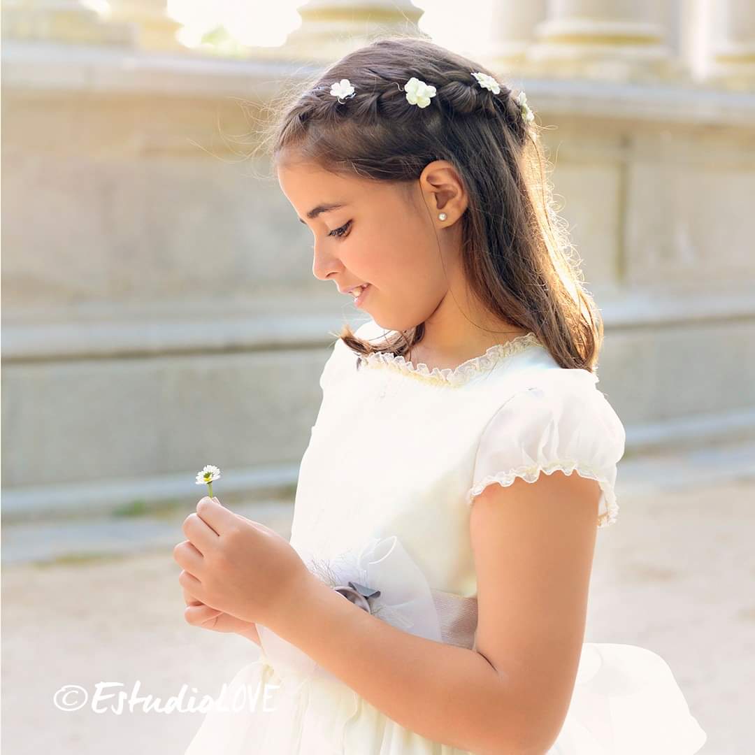 ✨Irene✨ Seguimos con las sesiones de #primeracomunion con la máxima ilusión para que tengáis el recuerdo más bonito de ese día. Reservas: info@estudiolove.com⠀⠀⠀⠀⠀⠀⠀⠀⠀
#comuniones2019⠀⠀⠀⠀⠀⠀⠀
#comuniones
#fotoscomunion
#fotografiacomunion
#reportajescomunion