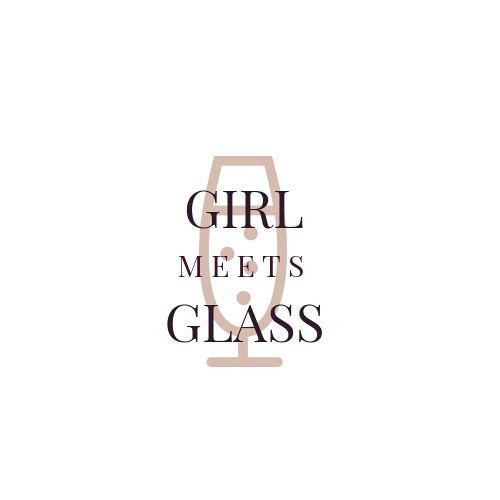 EditorExpats's tweet image. #RT @ExpatsinParis: @girlmeetsglass: 

Our new favorite #podcast that answers your questions about wine. For the first season, Tanisha is talking #Champagne, the king of wines. 

Here is a teaser to get you excited about the upcoming season, it premiered…