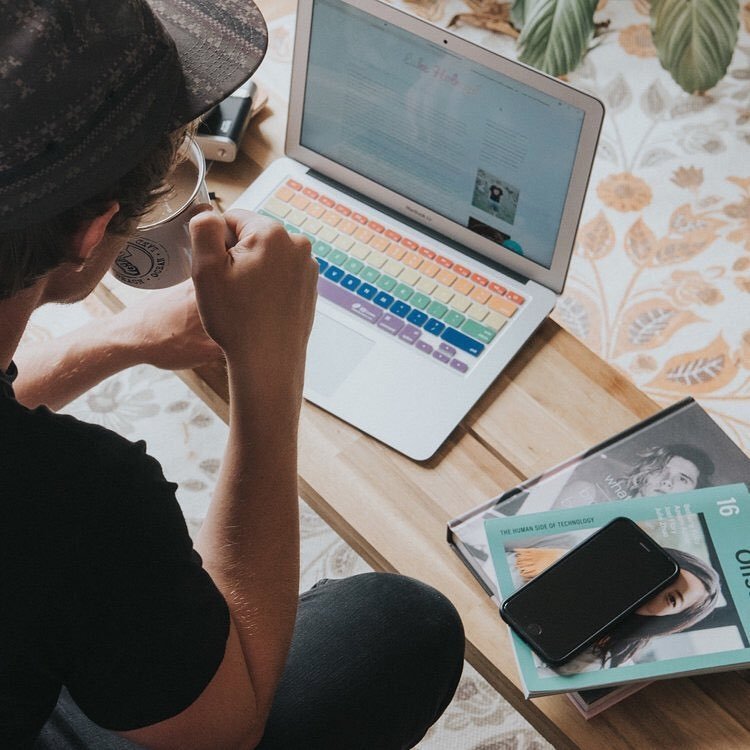 KBCovers's tweet photo. @holroydphoto says Work from home perks 📸☕️💻📓Love from @kbcovers, @offscreenmag @brooklynbeckham : Love it! Thanks for the shoutout!
.
.
.
#workfromhome #weddingphotographer #offscreenmag #kbcovers #WeLoveOurCustomers #WeGotYouCovered https://t.co/ZcgWYdxz3Y