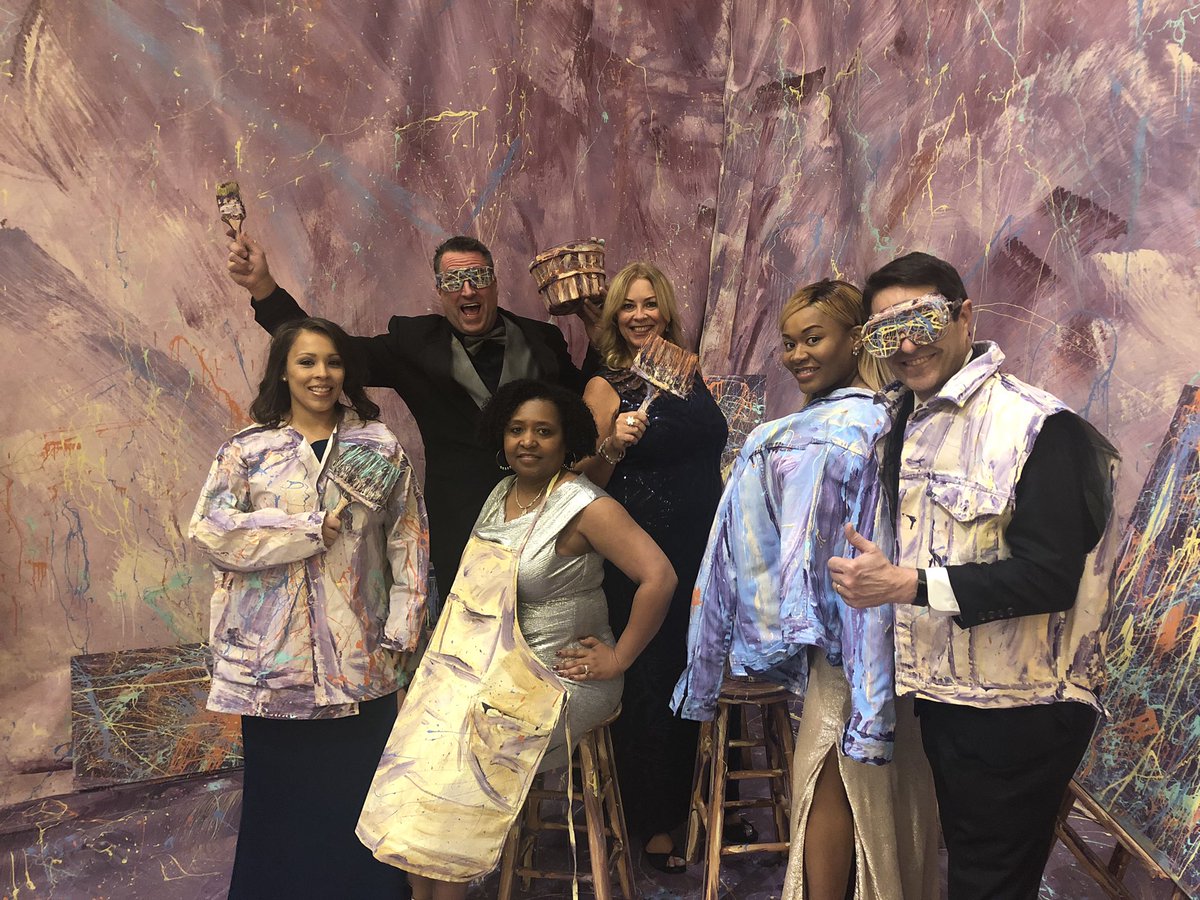 afingers1's tweet photo. #Vizientsummit #AT&amp;T #2018OperationalServicesSupplieroftheYear #artofcare https://t.co/D074hpZpl4