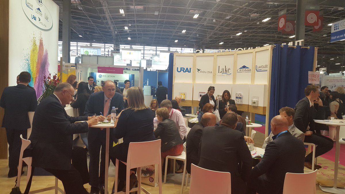 Imágenes In-Cosmetics Global París. Especial relevancia de las TechFocus de mayor afluencia impartidas por nuestras representadas #Shin-Etsu,#Kalichem y #SpecChem. Auge evidenciado en la feria del sector de la cosmética sostenible, ofreciendo soluciones de nueva generación.