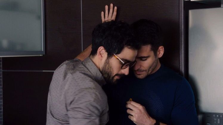 “Sanat, din gibidir. İnananlar için, her şey demektir. İnanmayanlar için de bir saçmalıktan ibarettir.”

(Sense8)