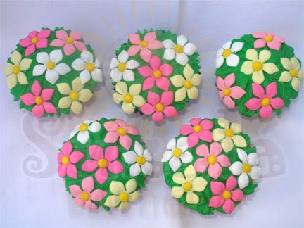 CupReyes's tweet photo. La Primavera es para todos.🌼🌻

por motivos de apretura, un 2 por 1 en todos nuestros cupcake🧁... Te esperamos.👩‍🍳🌸 https://t.co/TckFMMp37m
