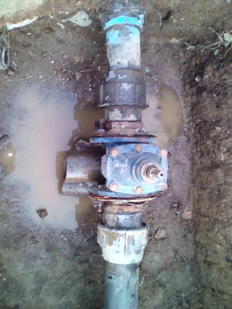 Hidropaezca's tweet photo. #HidroInforma|| Cuadrillas instalaron y dejaron operativa válvula de 4"pulgada de diámetro en el sector "Ricardo Montilla" de San Juan de los Morros #Guárico #MinAguas #GestiónQueFluyeConLaVida https://t.co/68mIOxLadZ