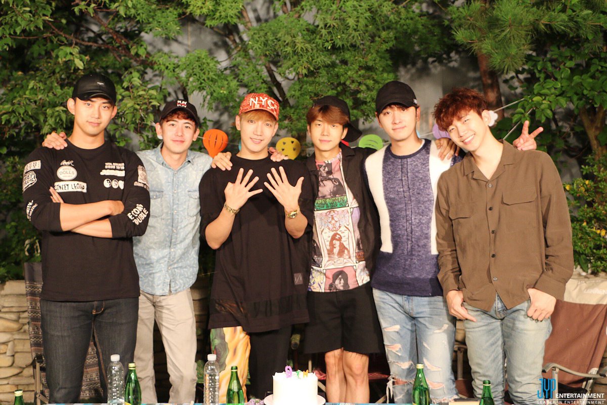 2pmbeingextra's tweet image. we’ve been around for 3 years already!!! thank you so much to everyone who supports us and 2pm, and we’ll continue to support hottests and 2pm in the future too 😊 #MyTwitterAnniversary