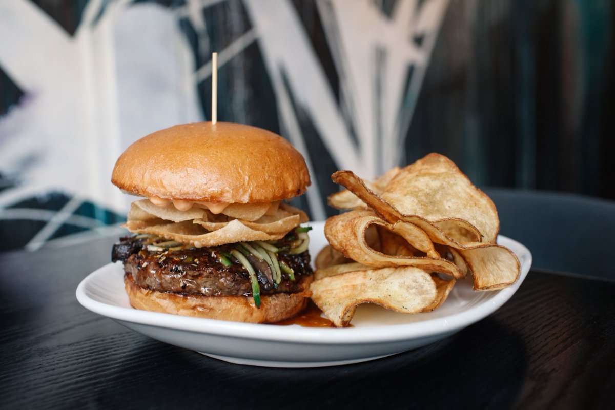 TStreetRoadhous's tweet photo. 🥇@TStreetRoadhous has won the #OpenTable #Tastemaker #Award for Best Burger!  Taste for yourself!  Stop by for lunch today for one of our delicious burgers #denversbestburger #bestburger #tstreetroadhouse #belmar #lakewood https://t.co/sl69TSQiOk