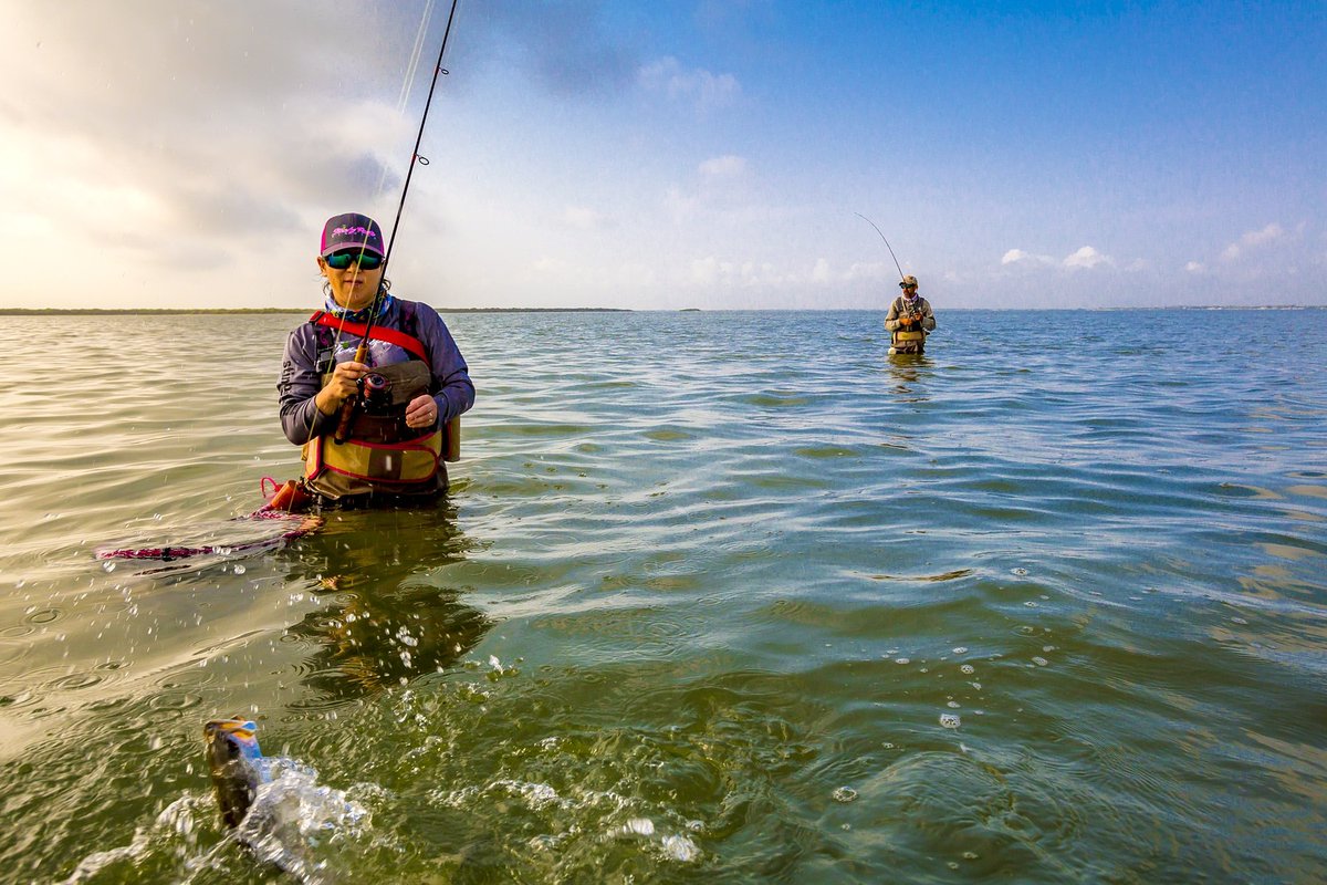 LeftyRay's tweet image. Check out this photo of mine in the April issue of the Texas Parks and Wildlife magazine with Alicia Gonzalez in the foreground and CaptMarcus Canales in the background .#fishgloomis #texasparksandwildlifemagazine #texasparksandwildlife #texascoast #redfish #stinkypants