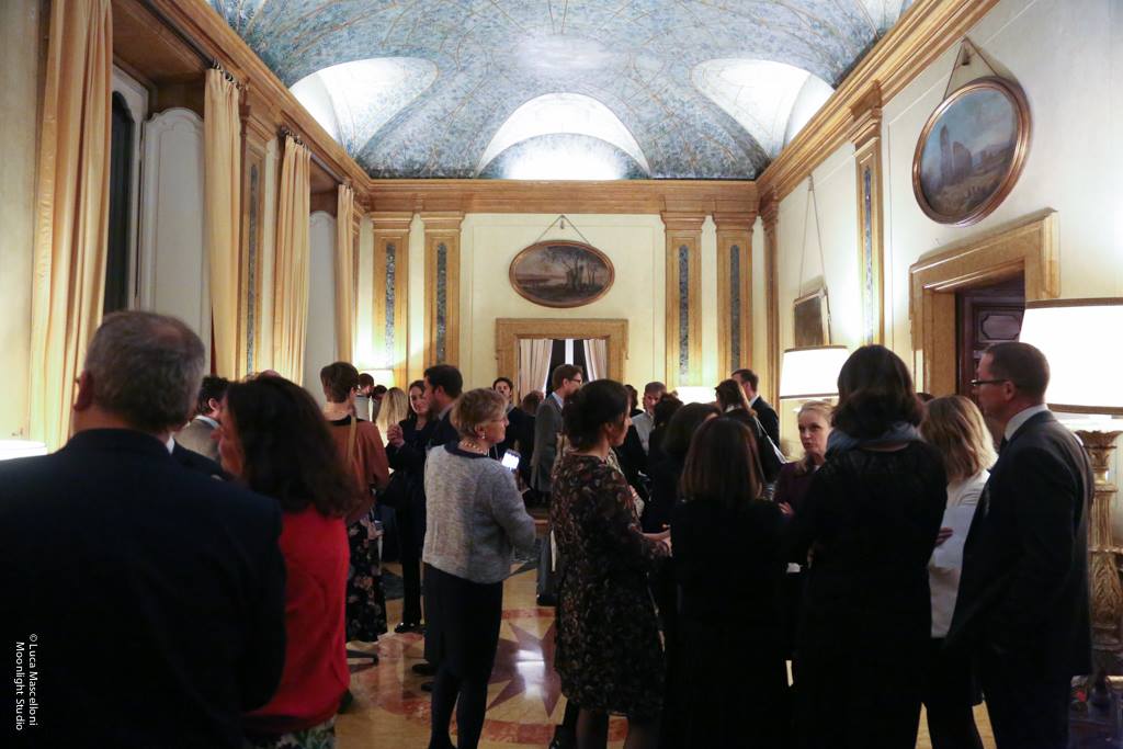 PonteViaNetwork's tweet photo. Grazie mille a Villa Bonaparte - Ambasciata di Francia presso la Santa Sede per aver ospitato il nostro evento Speednetworking! Grazie tante ai relatori Nicoletta Abbascià, Andrea Benigni, Eric Véron e alla moderatrice Anne Tréca. Grazie ai nostri partner e tutti i partecipanti! https://t.co/NAWinqjagD