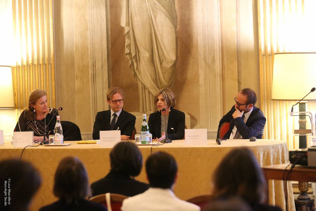 PonteViaNetwork's tweet photo. Grazie mille a Villa Bonaparte - Ambasciata di Francia presso la Santa Sede per aver ospitato il nostro evento Speednetworking! Grazie tante ai relatori Nicoletta Abbascià, Andrea Benigni, Eric Véron e alla moderatrice Anne Tréca. Grazie ai nostri partner e tutti i partecipanti! https://t.co/NAWinqjagD